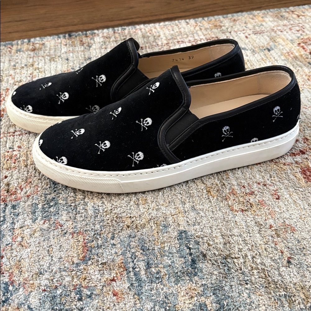 JON JOSEF VELVET skull embroidery slip on tennis shoe 8.5 39 Good condition - Picture 6 of 7